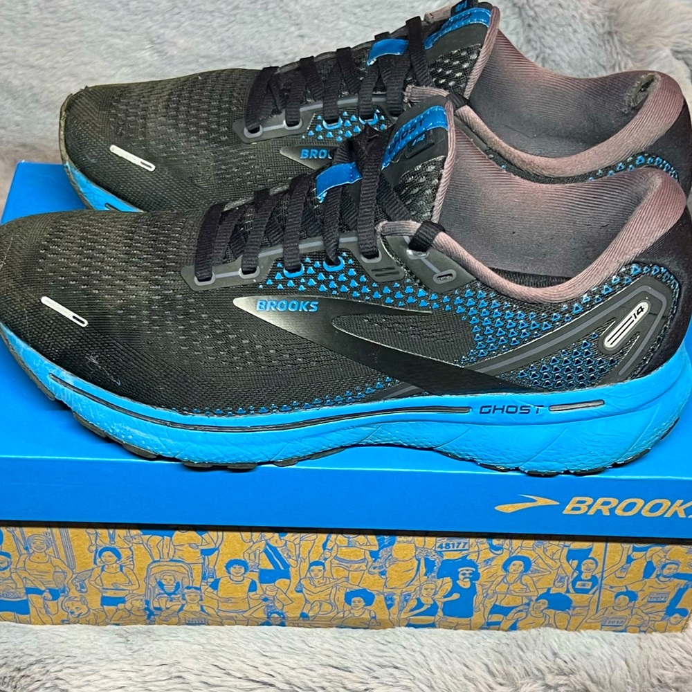Men’s size 11 Brooks Ghost 14’s